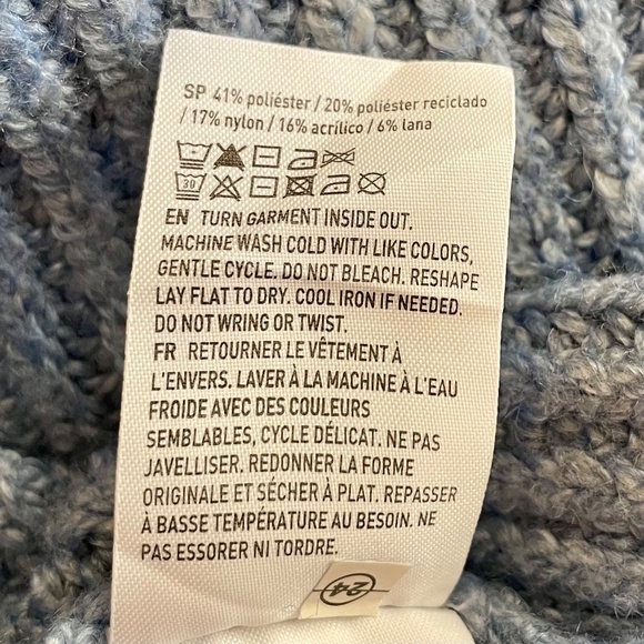 NWT American Eagle Cozy Blue Knit Hoodie Size Medium - Picture 7 of 10